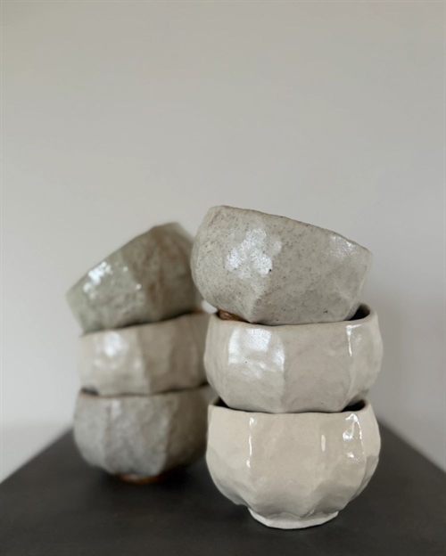 LEELA METTE BOBLE KOP STOR BEIGE